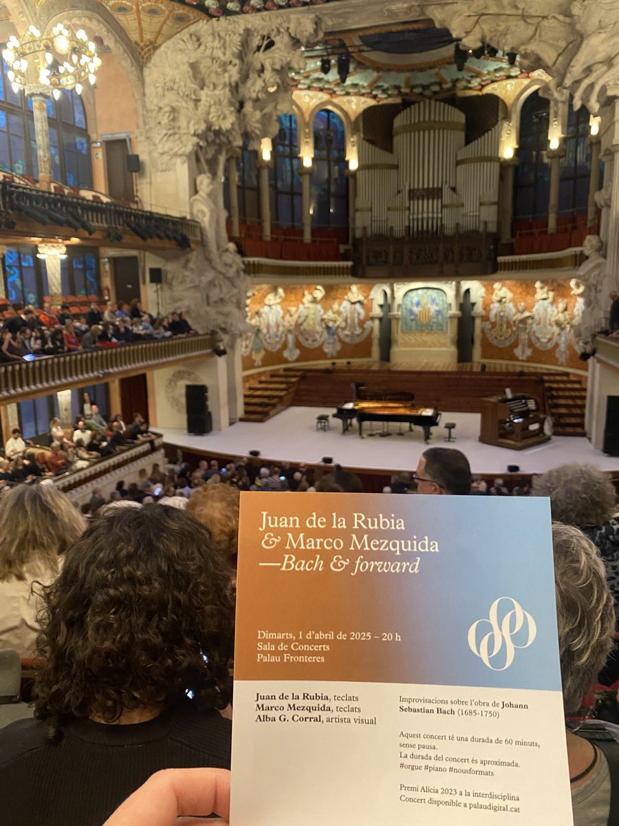 Ahir vam tenir la sort de poder viatjar endarrera i endavant en el temps de la mà d’en <a href="/marcomezquida/">Marco MezquidaMateos</a> , en <a href="/JDELARUBIA/">Juan de la Rubia</a> i l’<a href="/albagcorral/">Alba G. Corral</a> al <a href="/palaumusicacat/">Palau de la Música Catalana</a> i gràcies als engranatges de J. S. Bach✨
Va ser un concert meravellós, una experiència tel·lúrica d’arrelament musical!🎹+🎹