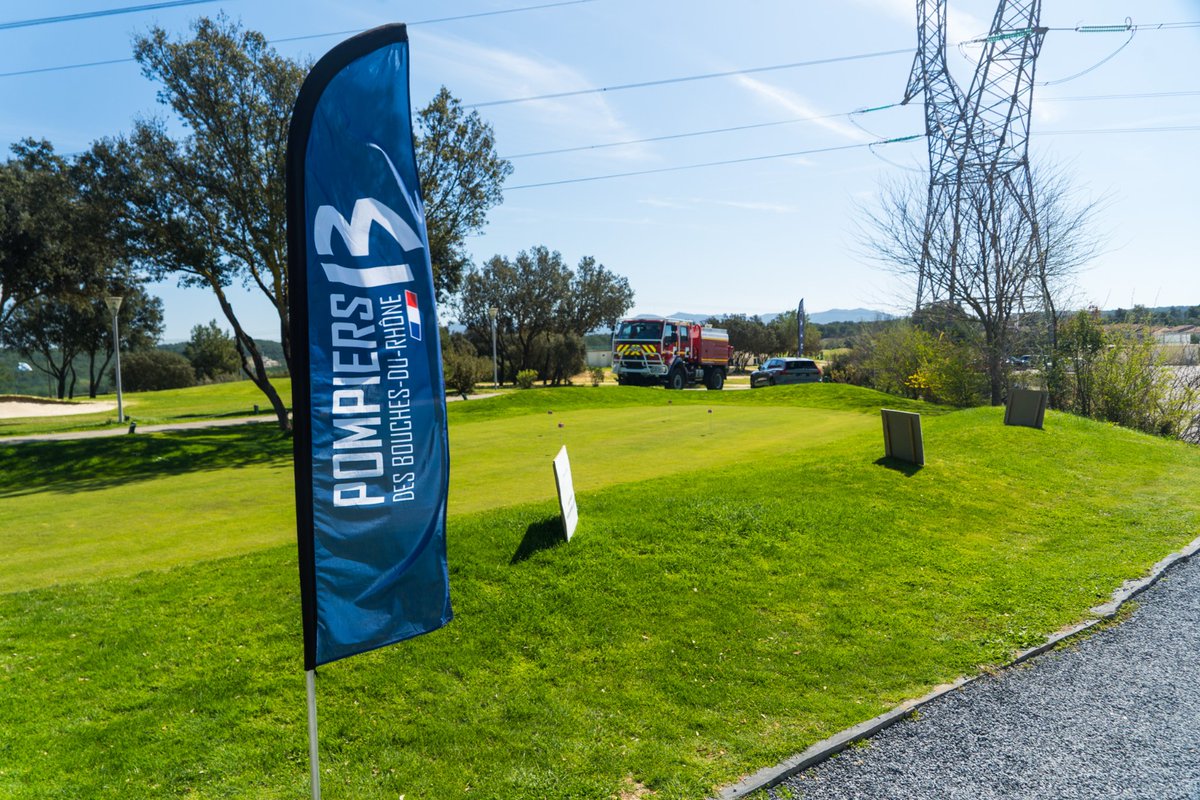 Pompiers13 tweet media