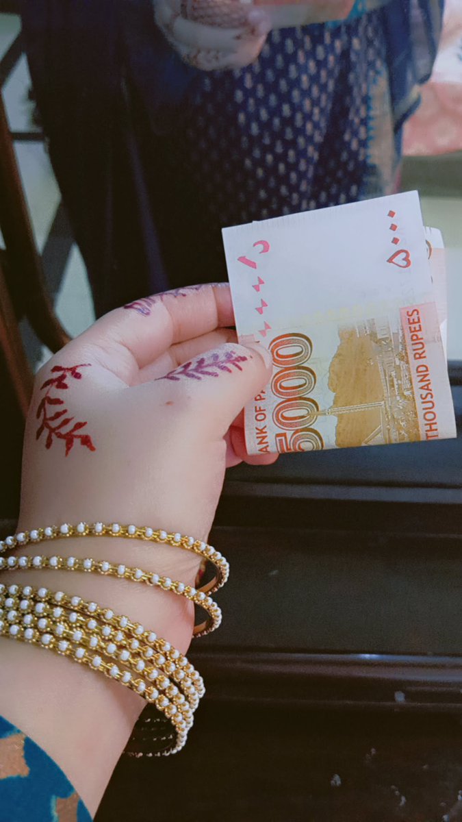 Such handshakes on eid were the best~