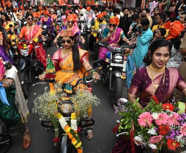 Gudi Padwa, 𝐂𝐡𝐚𝐢𝐭𝐫𝐚 𝐒𝐡𝐮𝐤𝐥𝐚 𝐏𝐫𝐚𝐭𝐢𝐩𝐚𝐝𝐚, గుడి పడ్వా | iiQ8 The Vibrant Festival that Marks the Marathi New Year