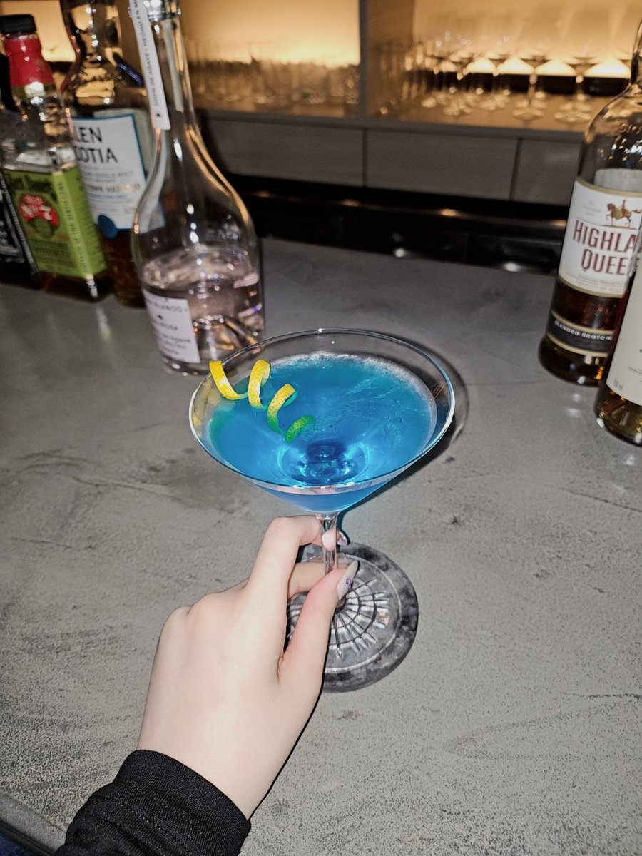 이용해주면 이용당하는 줄도 모르고 좋아하는 호구병신 새끼들 ❤️

예쁜 사람으로 사는거 언제 질려?

평생 안질릴듯 ㅋㅋ