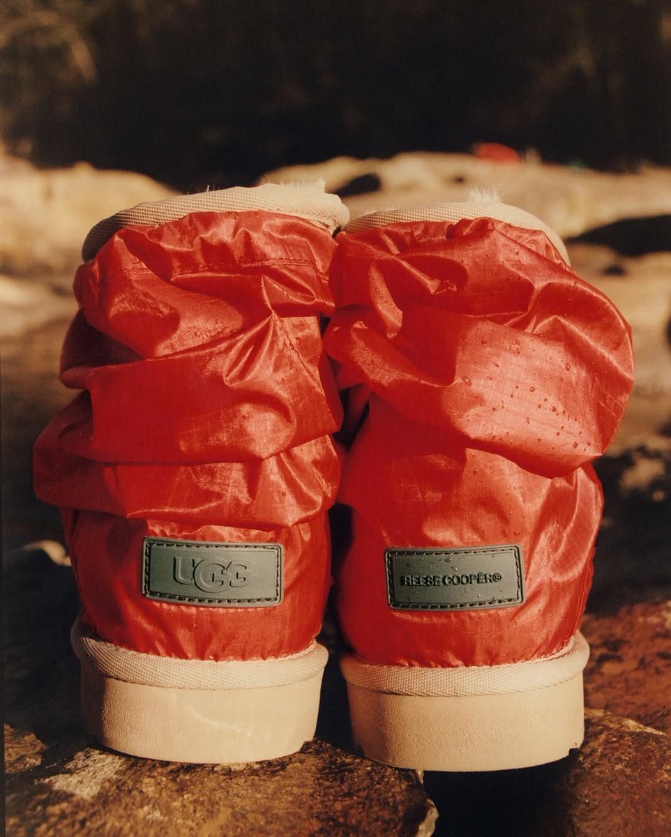 ヤマト便【UGG】ソフトな着心地 フーディ 2色展開 これからの季節に大本命のUGG®大人気ブーツ“Classic Ultra Mini