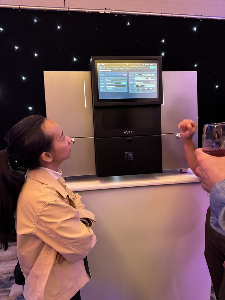 Rubylyn Mijan (@rrubylynmijan) on Twitter photo Got to see the AVITI system by <a href="/ElemBio/">Element Biosciences</a> up close. Slick UI, customizable runs, and solid throughput! Major potential for cutting sequencing costs in #PlantGenomics.
Thank you, <a href="/agbt/">AGBT Meeting</a> 2025
#Genomics #AVITI #Bioinformatics #LifeScience #SequencingTech #AGBTAg2025 Got to see the AVITI system by <a href="/ElemBio/">Element Biosciences</a> up close. Slick UI, customizable runs, and solid throughput! Major potential for cutting sequencing costs in #PlantGenomics.
Thank you, <a href="/agbt/">AGBT Meeting</a> 2025
#Genomics #AVITI #Bioinformatics #LifeScience #SequencingTech #AGBTAg2025