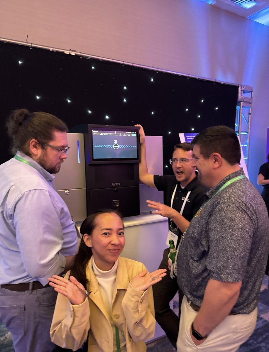 rrubylynmijan's tweet photo. Got to see the AVITI system by @ElemBio up close. Slick UI, customizable runs, and solid throughput! Major potential for cutting sequencing costs in #PlantGenomics.

Thank you, @agbt 2025

#Genomics #AVITI #Bioinformatics #LifeScience #SequencingTech #AGBTAg2025 https://t.co/yOTTucB7Dl