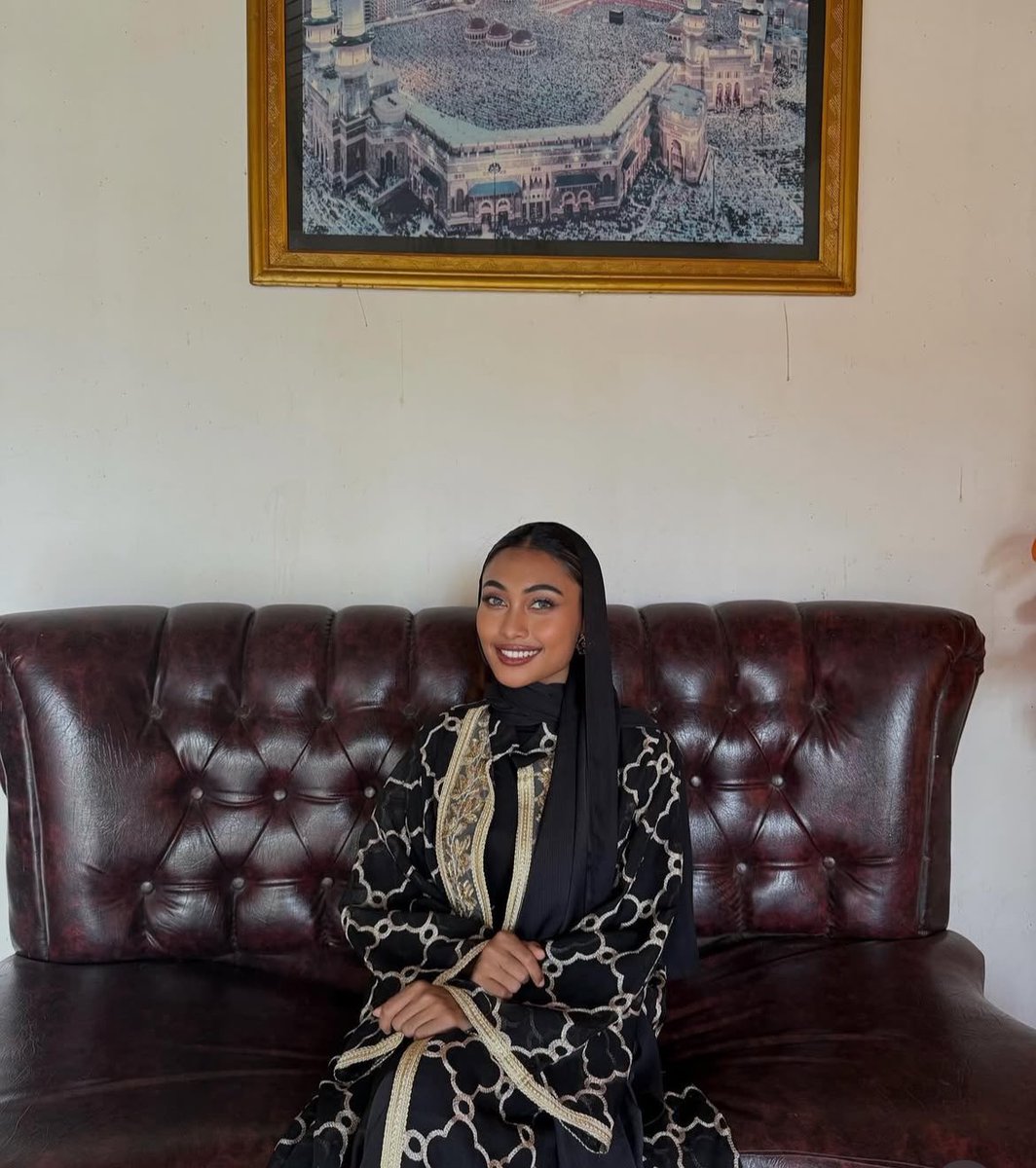 HITS RECORDS (@hitsrec) on Twitter photo OOTD Lebaran Idul Fitri! Tampil hits di Hari Raya Idul Fitri dengan outfit yang stylish dan penuh warna. Lebaran makin spesial bersama <a href="/RajaGiannuca/">NUCA</a> <a href="/noviabach/">Novia Bachmid</a> <a href="/Mahalinidisini/">Mahalini Raharja</a> Nashwa dan Febrian π€π
#Lebaran2025 #OOTD #IdulFitri #HariRayaStyle #hitsrecords #mahalini OOTD Lebaran Idul Fitri! Tampil hits di Hari Raya Idul Fitri dengan outfit yang stylish dan penuh warna. Lebaran makin spesial bersama <a href="/RajaGiannuca/">NUCA</a> <a href="/noviabach/">Novia Bachmid</a> <a href="/Mahalinidisini/">Mahalini Raharja</a> Nashwa dan Febrian π€π
#Lebaran2025 #OOTD #IdulFitri #HariRayaStyle #hitsrecords #mahalini