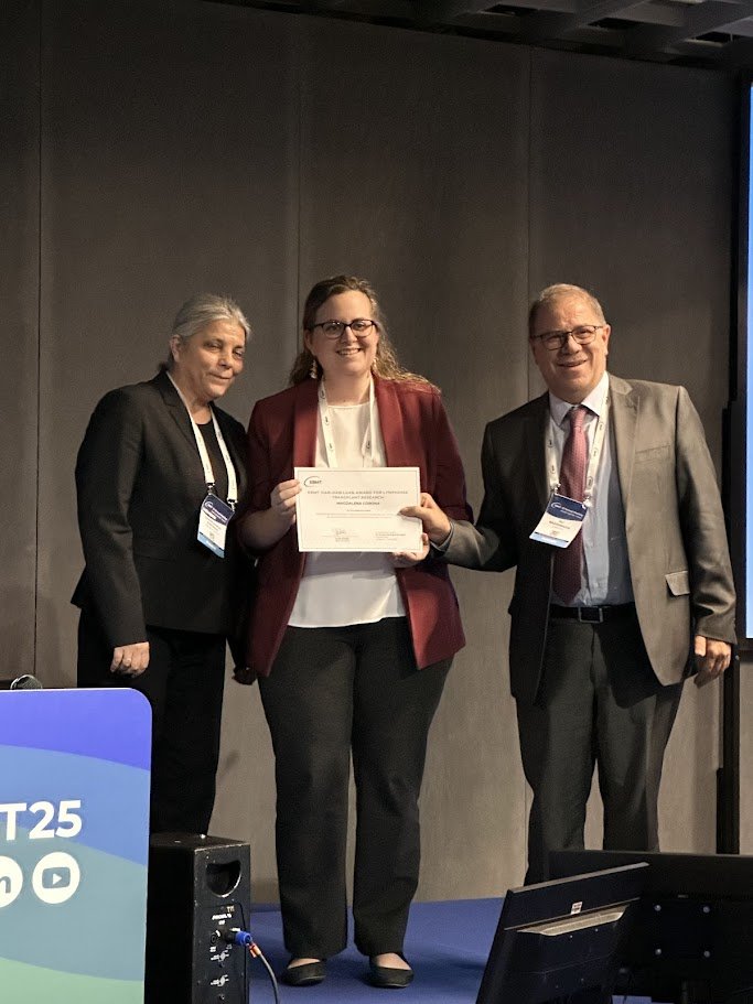 So proud of Magdalena Corona for receiving the Jian-Jian Luan Award <a href="/TheEBMT/">The EBMT</a>  and presenting our work on multiomic CD19 profiling pre- and post- #CART in LBCL  #EBMT25 #Lymphona <a href="/MSKCancerCenter/">Memorial Sloan Kettering Cancer Center</a>