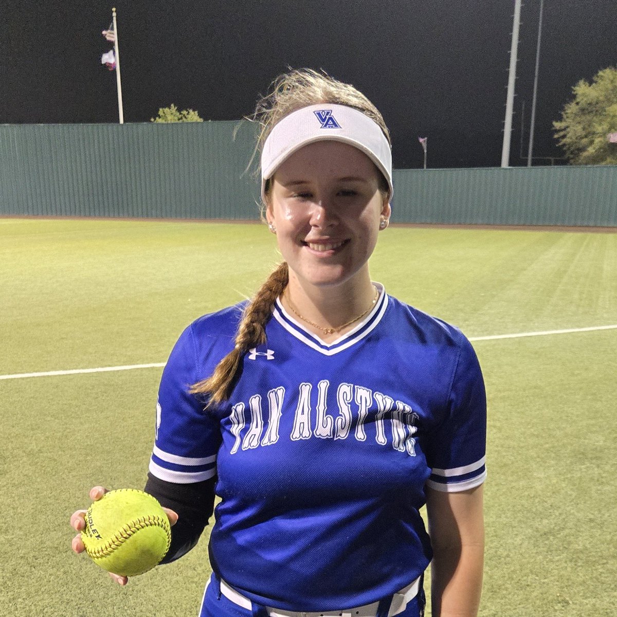 The team wasn't fooling around tonight and took the win against Rockwall-Heath!
<a href="/MackSpies2028/">Mackenzie Spies</a>: 2-2, 3R HR 💣
<a href="/AbbyAlliso67162/">Abby Allison</a>: 2-2, 3B, 2 RBI
<a href="/Rylee_Adams2025/">Rylee Adams</a>: (W) 5.0 IP, 3H, 0ER, 9K, 2BB; 2-3
<a href="/KammyBloom2027/">Kammy Bloom</a>: 2.0 IP, 1H, 0R, 6K, 1BB