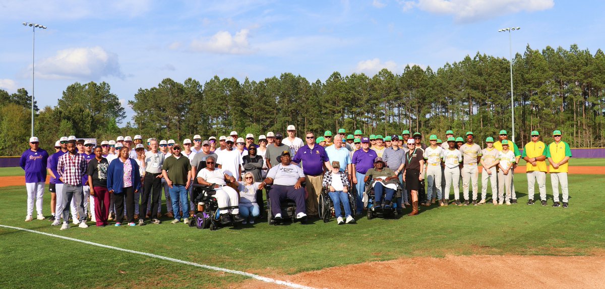 Before Tuesday's game, the <a href="/BCBaseball31014/">BCHS Baseball</a> team recognized veterans from the Carl Vinson VA Hospital in Dublin. Pictured are both the Royals and <a href="/dcsirish/">Dublin City Schools</a> along with veterans, VA Hospital staff, and both Cochran Mayor Billy Yeomans and County Commissioner Mike Davis. <a href="/SamiWmaz/">Sami Kostas WMAZ</a>