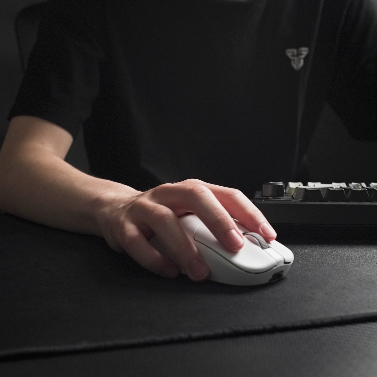 Fantech_World's tweet photo. From palm to claw, Helios II Pro is designed to match every grip style, giving you the comfort and accuracy you need to win 👑
Get it now : https://t.co/zKgbvFaBqd
#fantech #fantechworld #HeliosIIPRO https://t.co/US4WvS4EJH