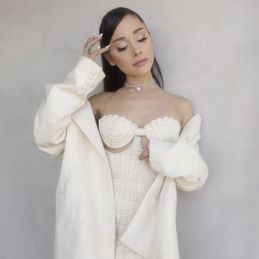 ariana grande, it girl.