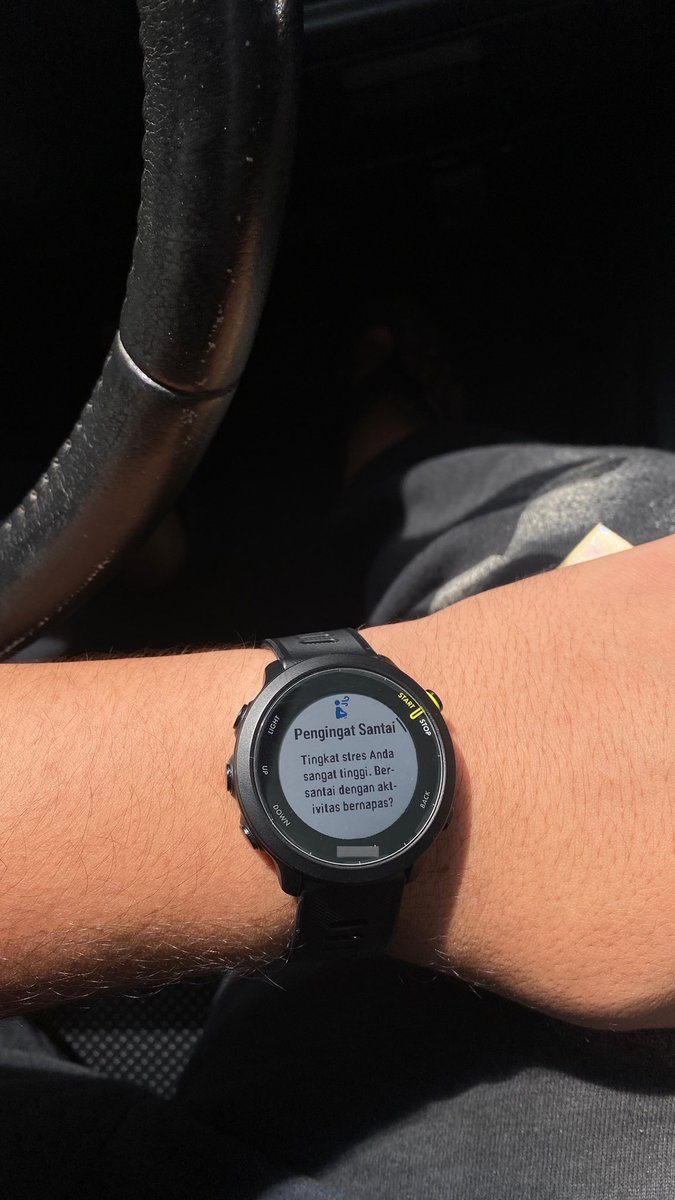 lagi nyetir dapet notif. padahal jalanan lancar &amp; ga macet