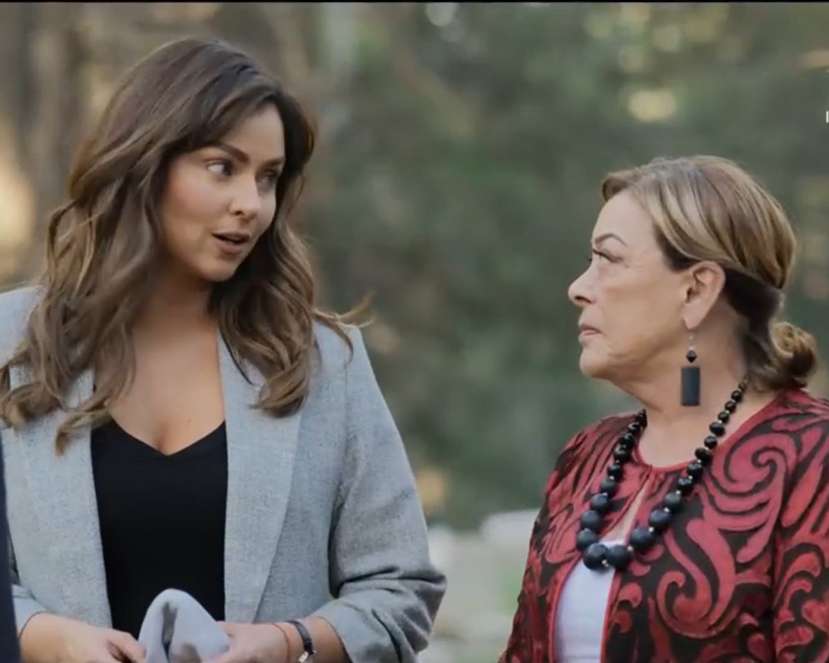 Gaby Platas 🪼 (@gabyplatas) on Twitter photo Ha sido un honor trabajar junto a <a href="/sylviapasquel/">Sylvia Pasquel</a> y <a href="/claudia3martin/">Claudia Martín</a>
¡Maravillosas profesionales! 🤍
#JuegosDeAmorYPoder Ha sido un honor trabajar junto a <a href="/sylviapasquel/">Sylvia Pasquel</a> y <a href="/claudia3martin/">Claudia Martín</a>
¡Maravillosas profesionales! 🤍
#JuegosDeAmorYPoder