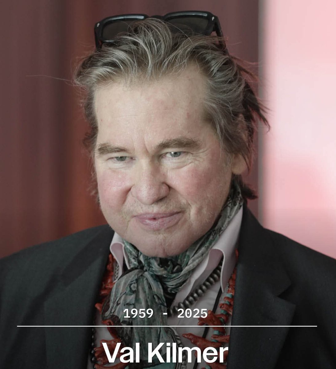 project_ney's tweet photo. Muere #ValKilmer a la edad de 65 años tras complicaciones de salud por una neumania, conocido por papeles importantes como #Batman, #TopGunn entre otras más QPDE https://t.co/yzkhn6o1q7