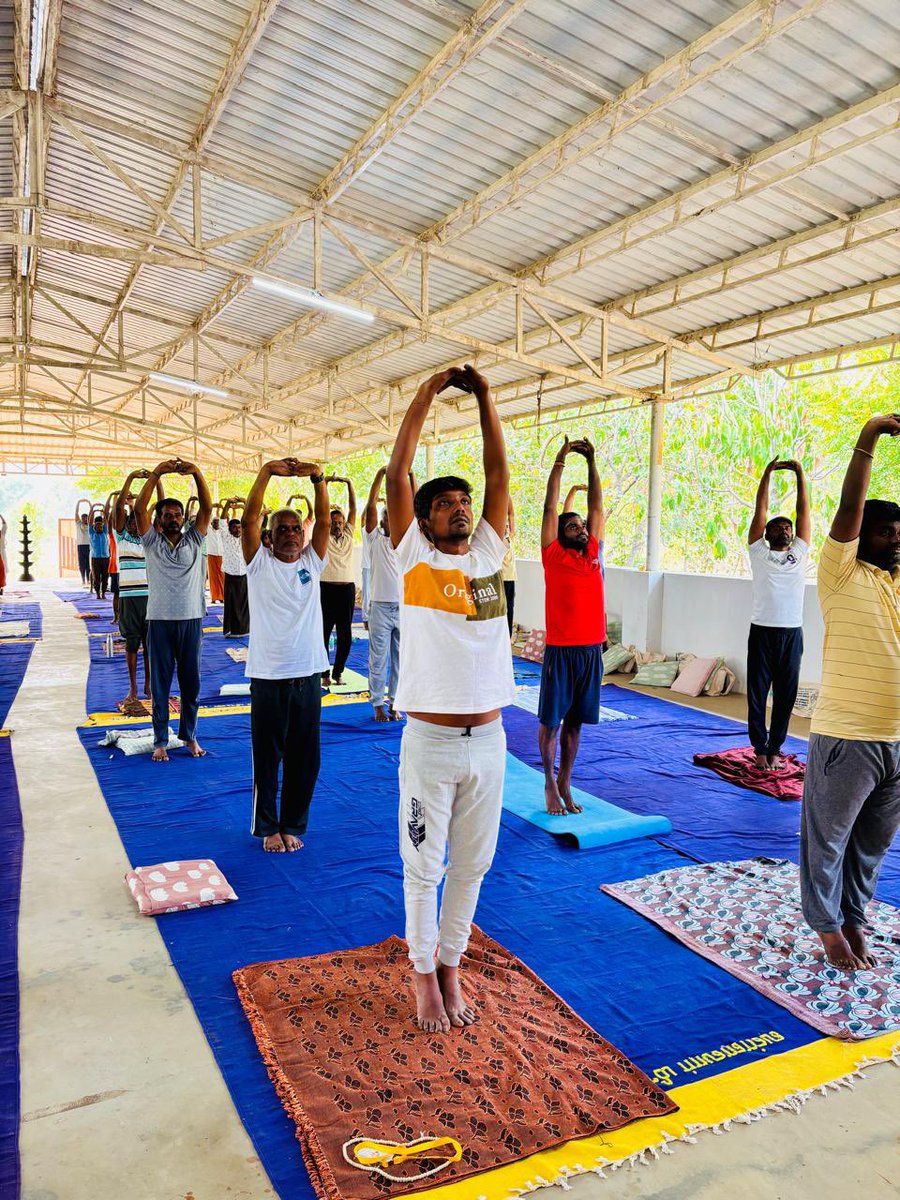 VallalarMission's tweet image. மேற்கு தொடர்ச்சி மலையடிவாரத்தில் குரு அருளாலும் திருவருளாலும் பயிற்சி முகாம் இனிதே நிறைவு பெற்றது

#meditationclasses #meditationpractice #yogaclass #yogapractice #Vallalar #vallalarmeditation #Vallalarclass #Vallalarsatsang #Vallalarsathvicharam #sanmargaspeech #Dhyanam