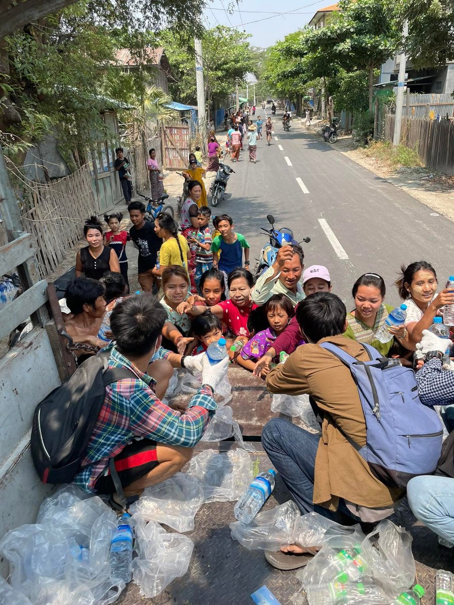 LinnY58240's tweet image. For the areas affected by the earthquake, the admin team donated: 100,000/- to Revodol, 300,000/- to Ko La Gon Eain who is directly providing aid on the ground, and 120,000/- to YRYEA-Yangon Region Youth Entrepreneurs Association.

EMERGENCY AID FOR MYANMAR
#HelpMyanmarQuake