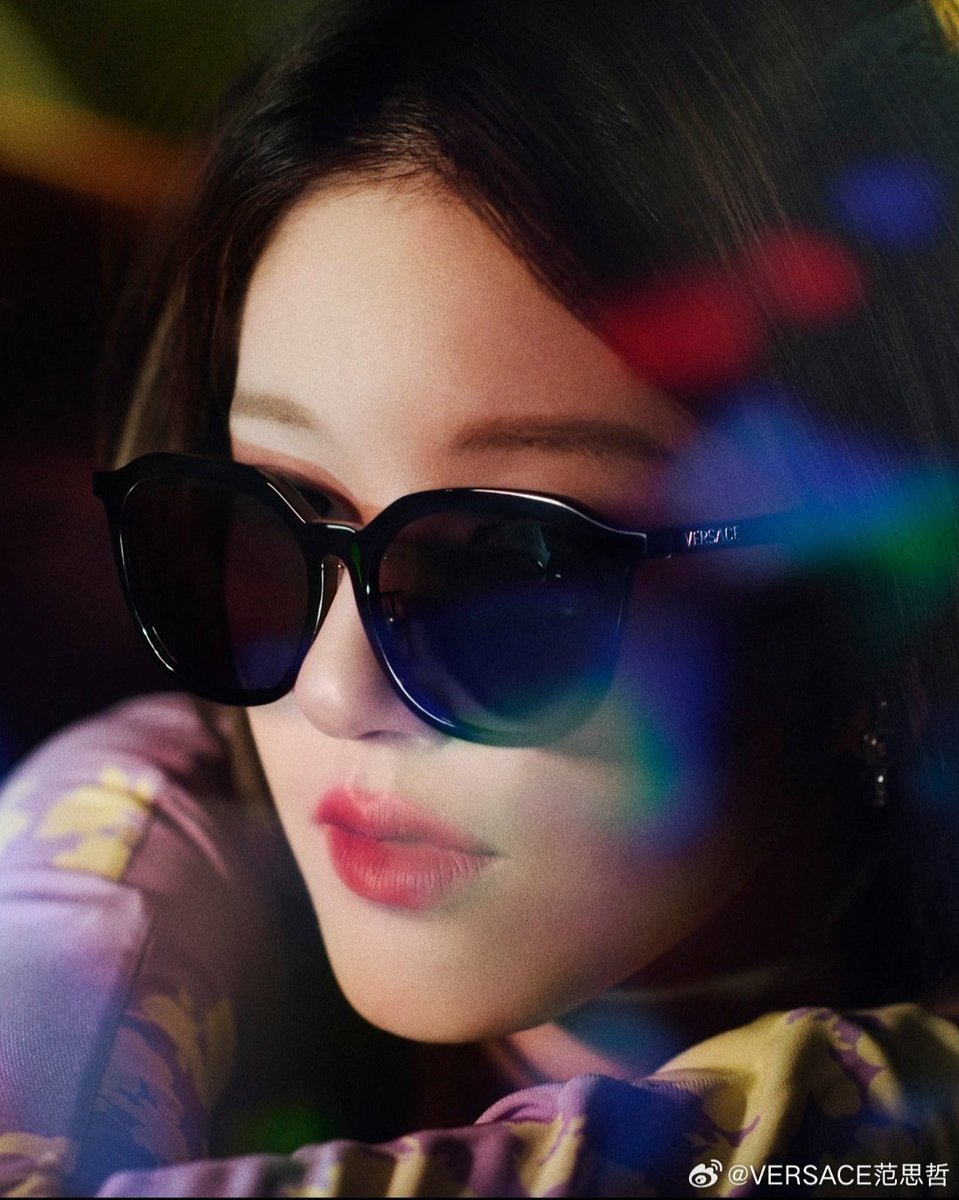leli281119's tweet photo. So cool! Super beautiful!
Versace 🧣
"Joy is unfolding before your eyes.
Global brand spokesperson #ZhaoLusi interprets the #VERSACE25 Spring/Summer Series# eyewear advertising blockbuster. The iconic design decorates the vivid vision, embodying bold and eye-catching moments.." https://t.co/CEUDR2YGJn