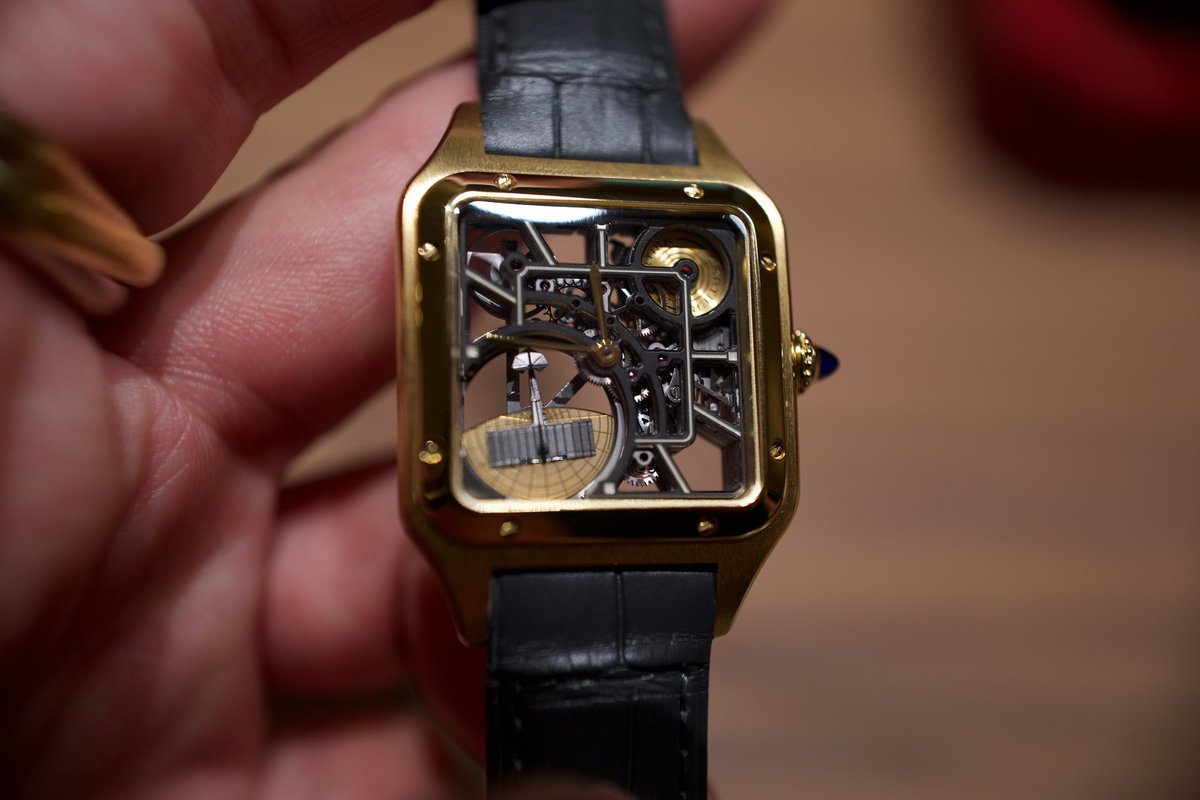 そして、あのスケルトンマイクロローターとブラックラッカー仕上げが奇跡のフュージョン！！ これはヤバい組み合わせで、会場でも満場一致のカッコ良さでした。絶対にたくさんの数は作れないでしょうけれど、、、カルティエさんやりすぎです