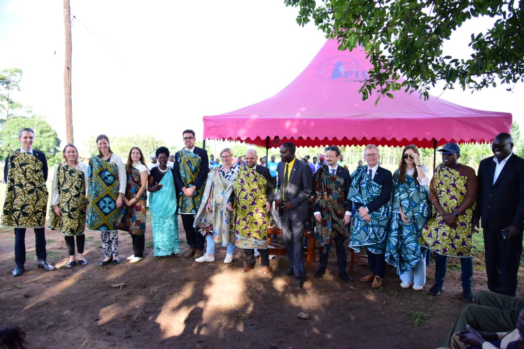 EUinUG's tweet photo. A key highlight on Day 1 of our #TeamEurope 🇪🇺 & Iceland 🇮🇸 Political Advisors mission to West Nile: meeting the region's cultural, religious, youth and women leaders, and getting fully emersed in the rich #Lugbara culture. #EUandUganda #CulturalDiplomacy https://t.co/Nw1z8kix4R