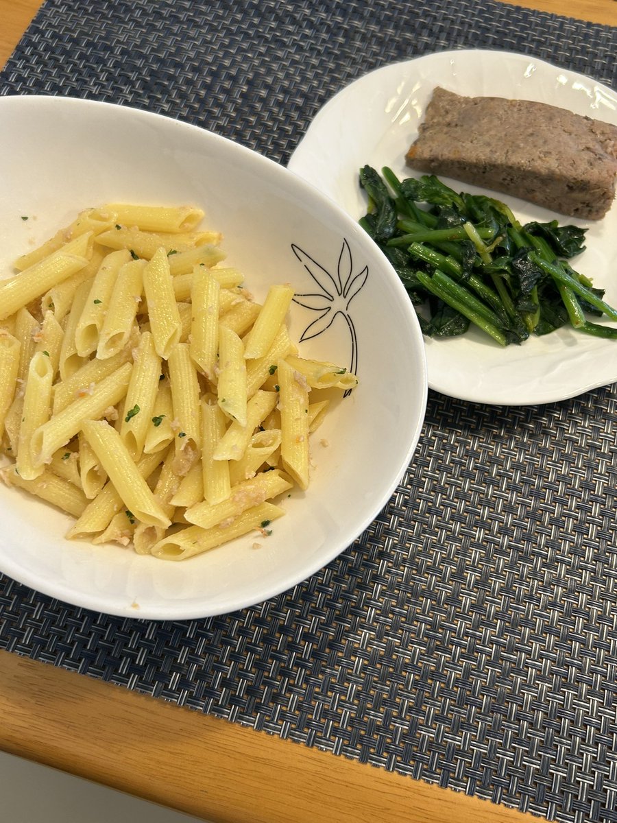 少し残しておいたポークリエットをマカロニでいただいてみました☺️
一緒に食べたパテドカンパーニュとのバランスもグッド👍！