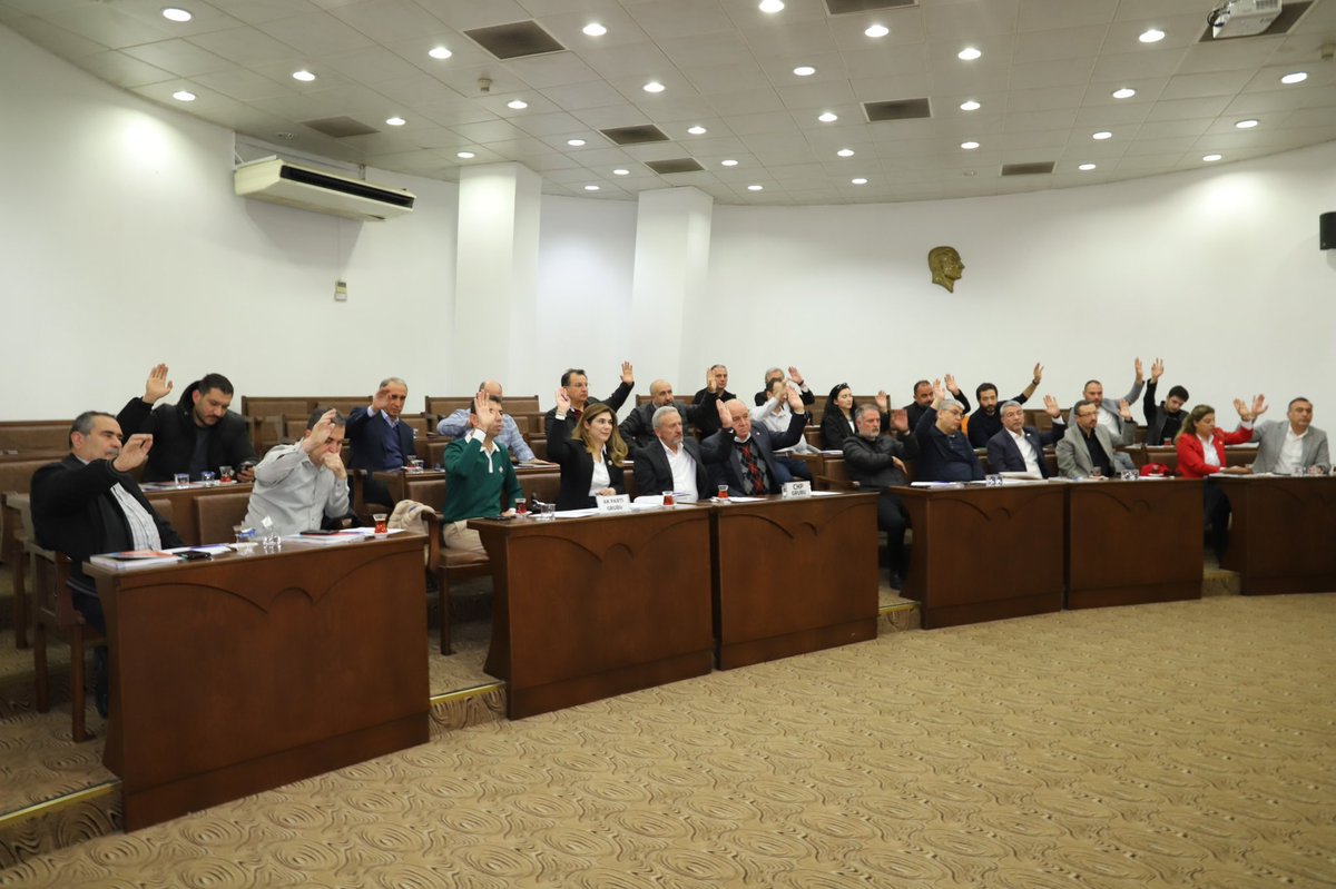 drertugrultetik's tweet photo. Nazilli Belediyemizin 2025 yılı Nisan ayı olağan meclis toplantısının 1’inci oturumunu gerçekleştirdik. Alınan kararların Nazilli’miz adına hayırlı olmasını dilerim. https://t.co/dLW7CyEIuG