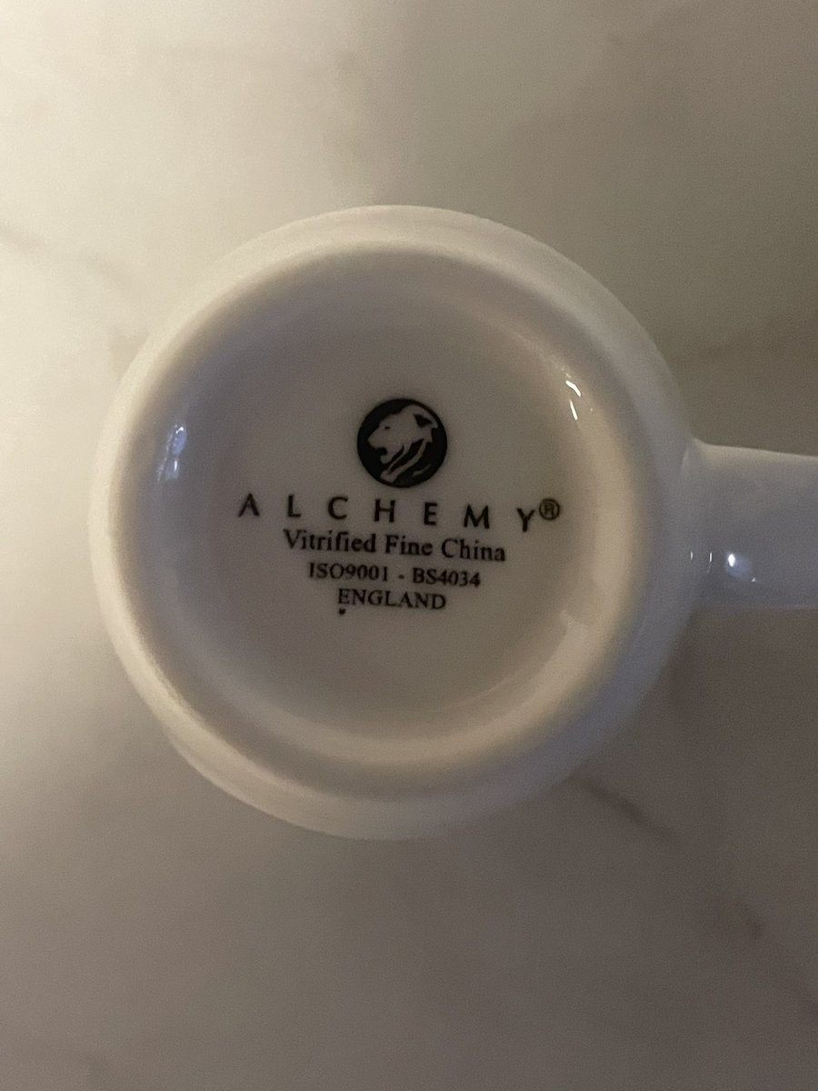 SpatialityJones's tweet photo. A vitrified fine china good morning. Alchemy, Churchill China, 1795- , University of Warwick for Universities UK members meeting. Advanced materials that travel and return https://t.co/n2CI5i4Bkj