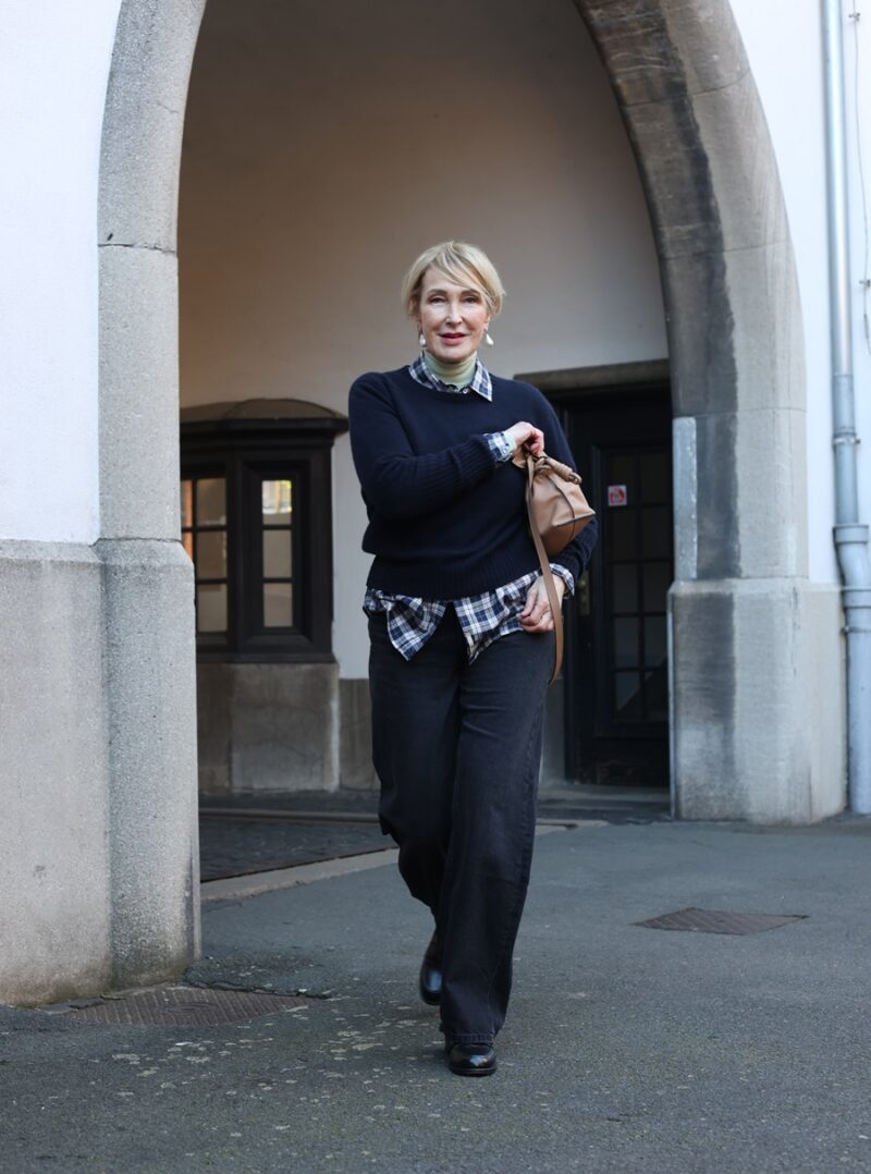 GlamorFlow's tweet image. When your baby girl’s already rocking Max Mara, you just know style runs in the family. Starting young, staying classic. #MiniFashionista #TimelessStyle