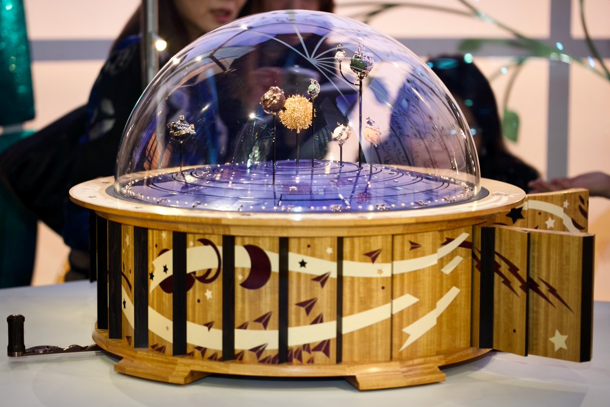 timezone_com's tweet image. W&amp;amp;W 2025: Hands-on with the @vancleefarpels Extraordinary Objects &amp;amp; Poetic Complications timezone.com/2025/04/01/ww-…