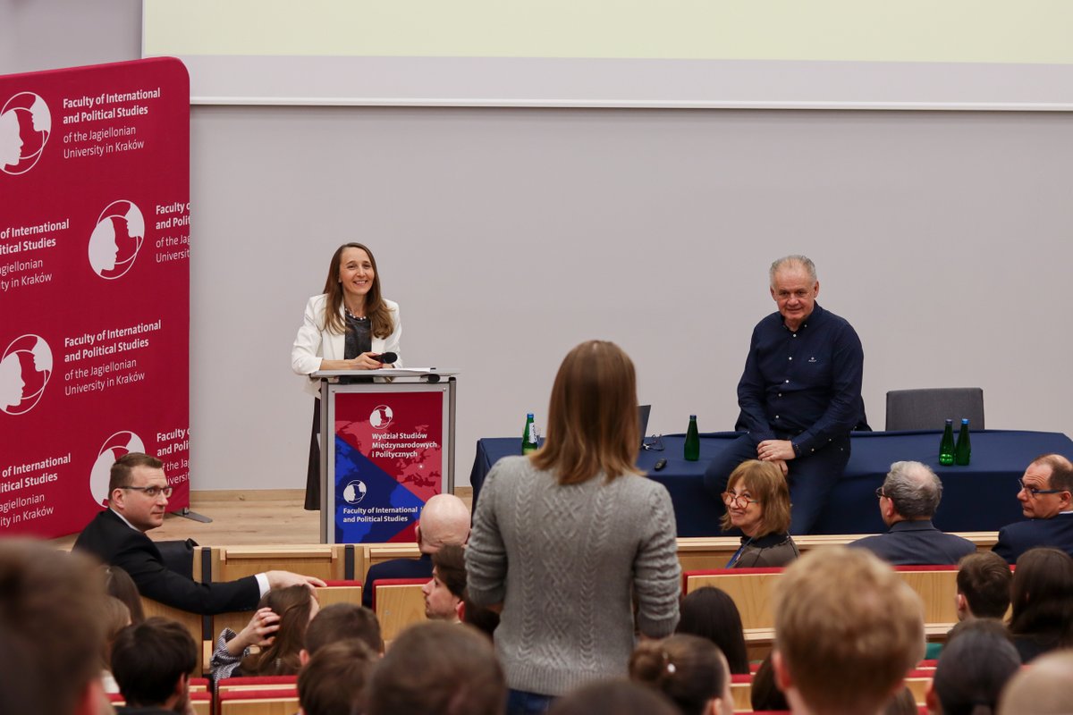 Gościem wczorajszego spotkania ze studentami WSMiP <a href="/JagiellonskiUni/">Uniwersytet Jagielloński</a> w ramach cyklu Jagiellońskie Forum Dyplomatyczne był Pan Andrej Kiska, prezydent Słowacji w latach 2014-2019, który wygłosił wykład pt. „The role of leaders in today’s dynamic and chaotic world”.

#dyplomacja