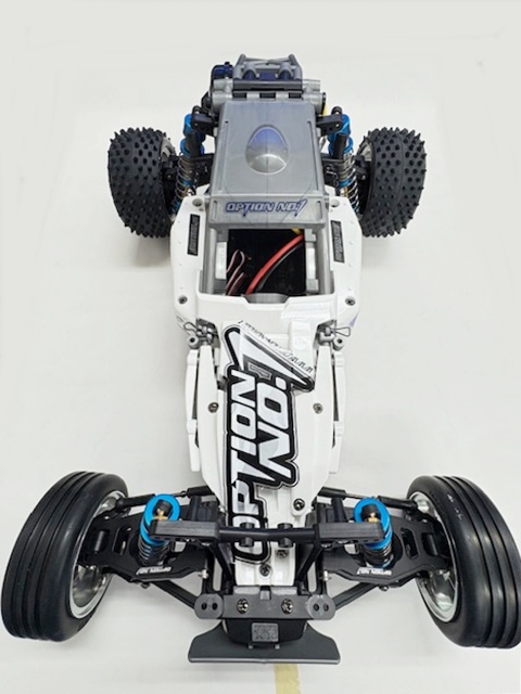 DT-04、DT-03に対応したアルミ製サスアームの試作サンプルを装着してみ