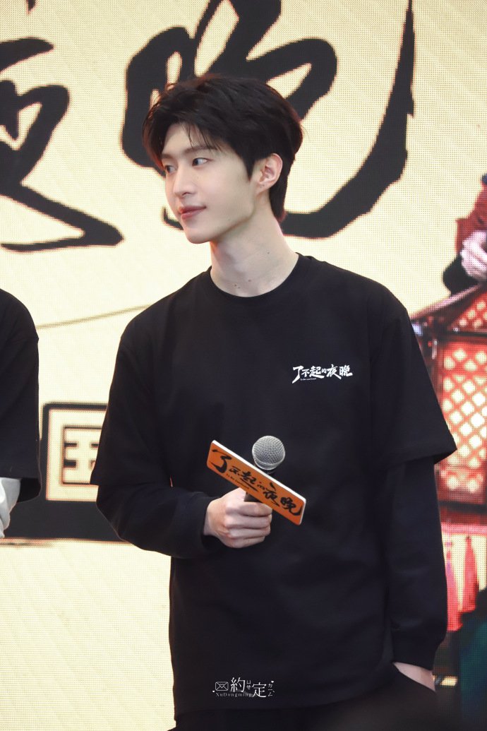 chengstinx's tweet photo. | #FanChengCheng 

April Fools' Fansites — a thread ! 

《To Be Continued》's Roadshow 
© 约定 (Xu Dongmin)

#范丞丞 #판청청 #ฟ่านเฉิงเฉิง #phạmthừathừav https://t.co/M4lloqKM1n