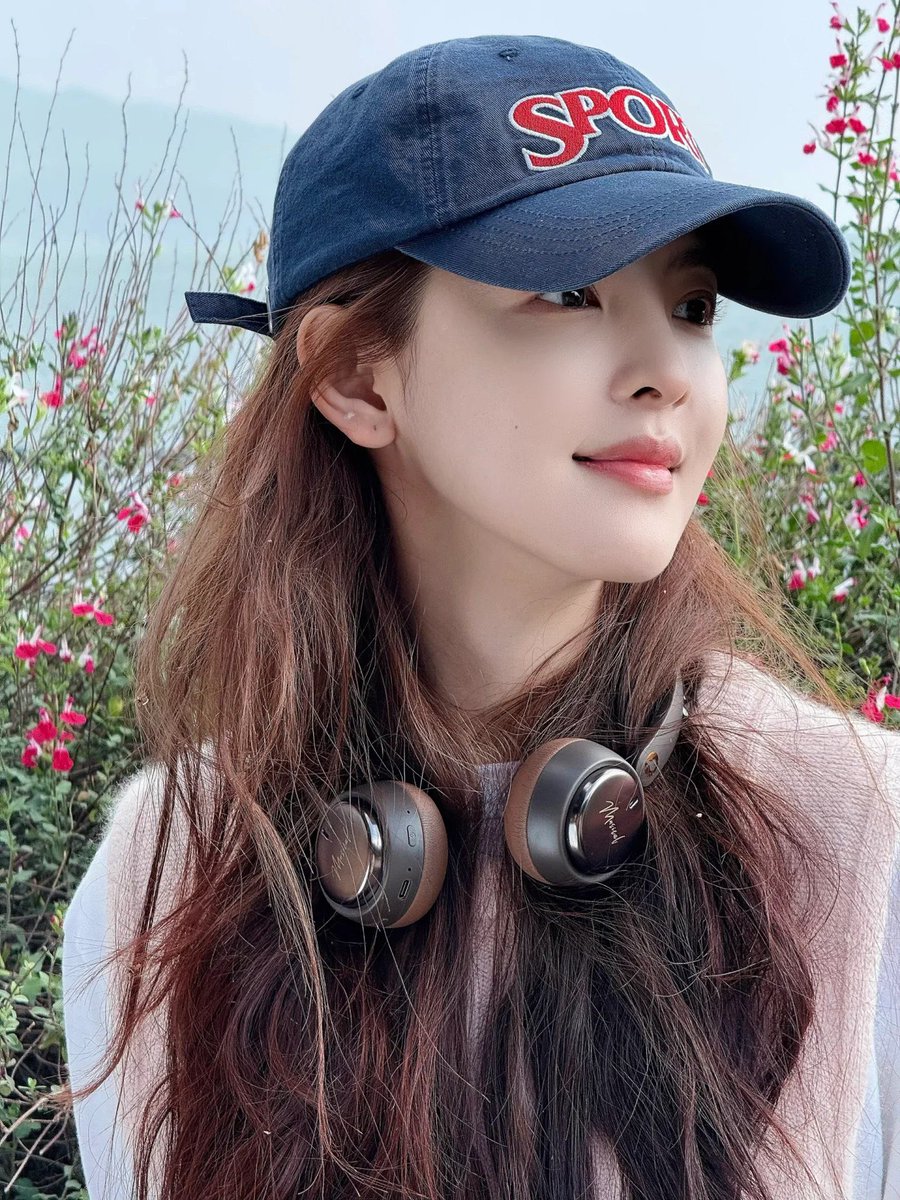 ruonanr's tweet photo. 🎧 https://t.co/SyjfexEVyh