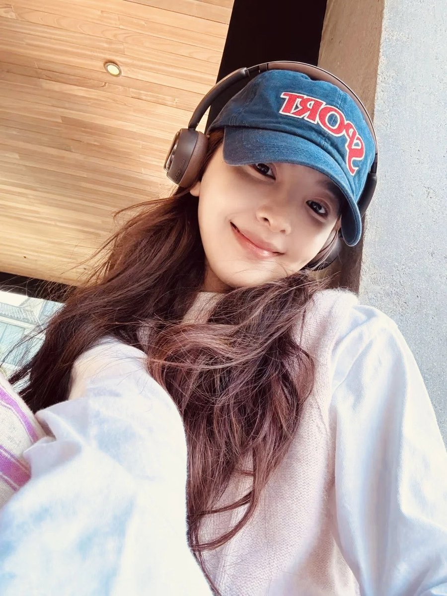 ruonanr's tweet photo. 🎧 https://t.co/SyjfexEVyh