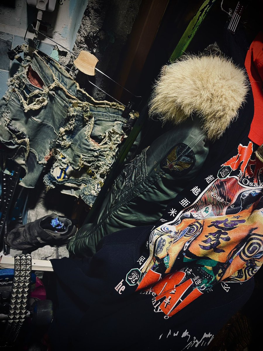 FREEDOMNoGood's tweet photo. #今日のアラキ服
#店内スタイリング
RAVER PTS.
WIDE PTS.
【 #ネオ大阪帝国 #通天覚醒 #超変 #アラキ 】
いつも通り自分らしく。
SPECIAL.
#デカ履き
#HighDamageStyle
👁🧠🧠👁
伝説、続く。
解CHANCE放
⚫️ #ネオヤンキー ⚫️
【 #theKIDアラキ 】
【アメ村 #ショウザンビル 】 https://t.co/jg1miS1nl4
