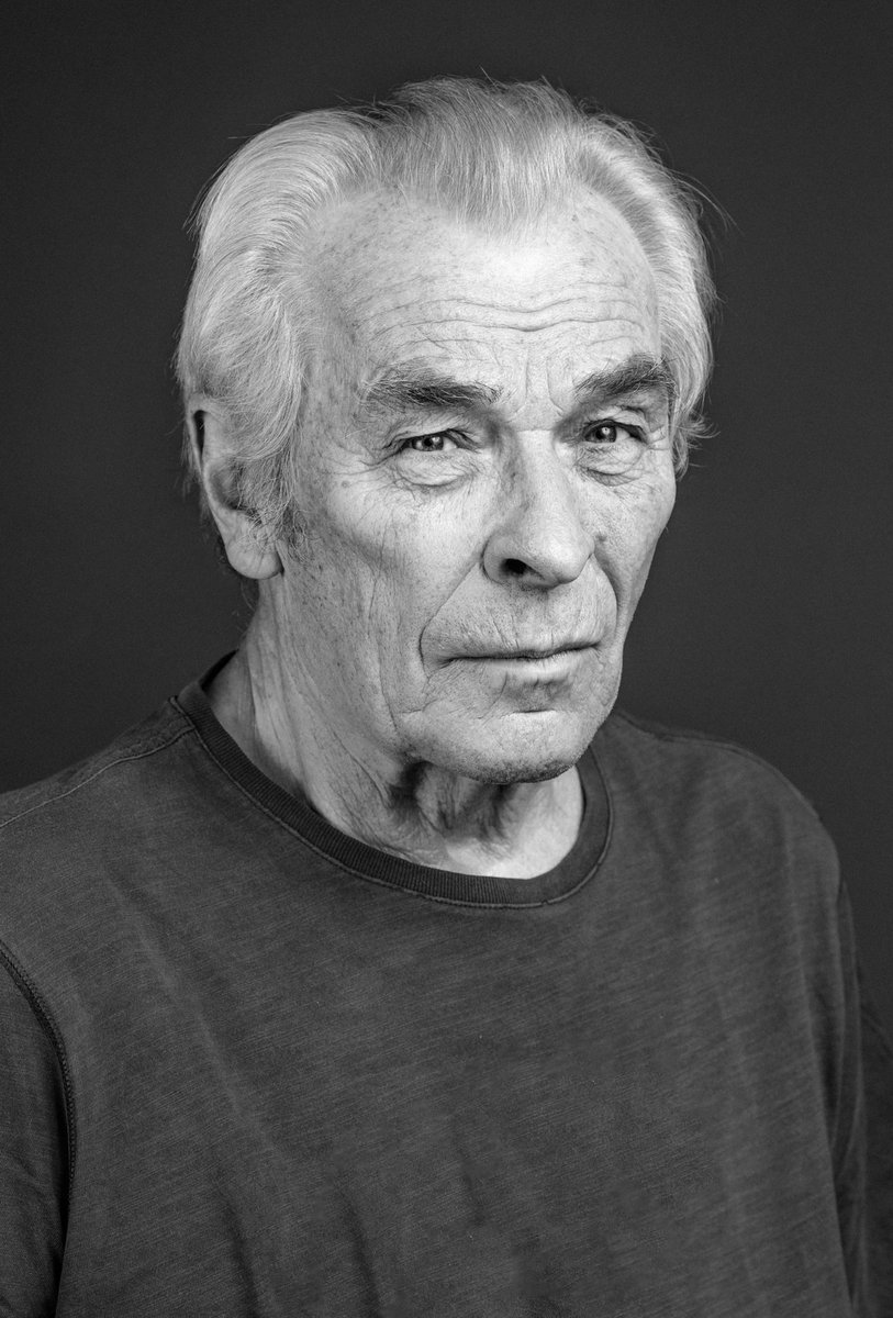 S hlubokým zármutkem oznamujeme, že ve středu 2. dubna krátce po půlnoci zemřel doma, obklopen nejbližší rodinou, dlouholetý člen Činohry Národního divadla Alois Švehlík. Čest jeho památce!