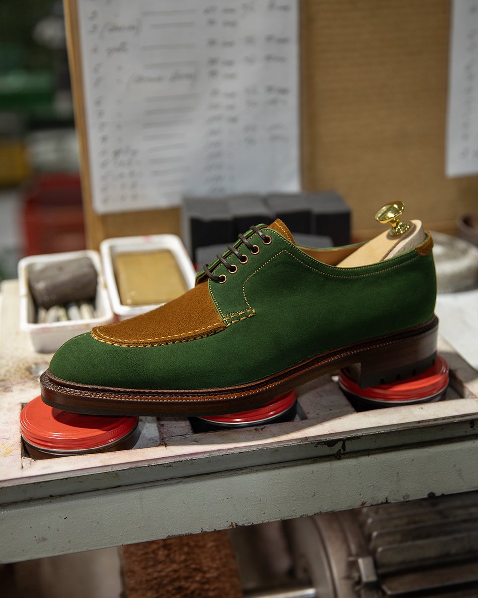 carminashoemake's tweet photo. The Derby, redefined. Elevate a classic with your own personal touch. Choose the leather, color, and details to craft a truly unique pair.
Custom Week—25% off.
#CarminaShoemaker #CustomWeekend #DerbyShoes #MensStyle #ShoesOfInstagram https://t.co/KDQSPXg2Db https://t.co/ID2zr1NHrY