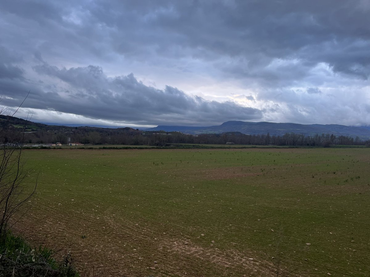 josep torra camarasa (@trempoli19) on Twitter photo Sembla que avui tornen les plujes al Pallars.
<a href="/meteocat/">Meteocat</a> <a href="/meteorac1/">Meteorologia RAC1</a> <a href="/eltempsTV3/">El temps</a> <a href="/Monica_Usart/">Mònica Usart</a> <a href="/MeteoGasso/">Marc Gassó Torrents</a> <a href="/Marti_Oliveras/">Martí Oliveras</a> Sembla que avui tornen les plujes al Pallars.
<a href="/meteocat/">Meteocat</a> <a href="/meteorac1/">Meteorologia RAC1</a> <a href="/eltempsTV3/">El temps</a> <a href="/Monica_Usart/">Mònica Usart</a> <a href="/MeteoGasso/">Marc Gassó Torrents</a> <a href="/Marti_Oliveras/">Martí Oliveras</a>