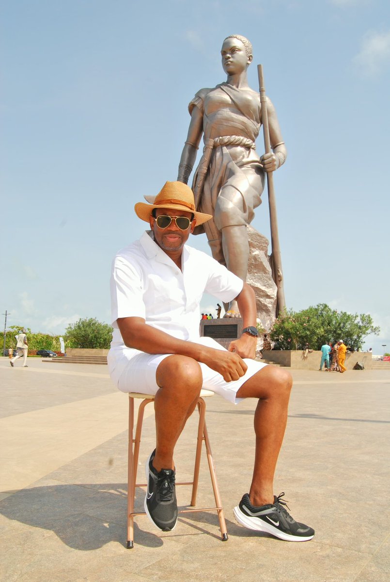 In this month of April, don’t forget how important your dreams are. You have something that distinct you from others. Use it to your advantage! #MotivationalQuotes