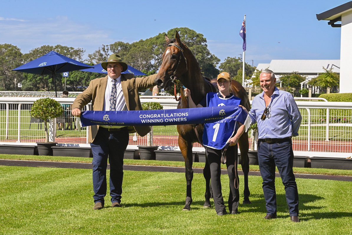 WaikatoStud's tweet photo. How good 🙌 Team Engine Room (Super Seth) at Warwick Farm today after a very good win in Race 2 @aus_turf_club @ellerslielodge https://t.co/4f23QkavDJ