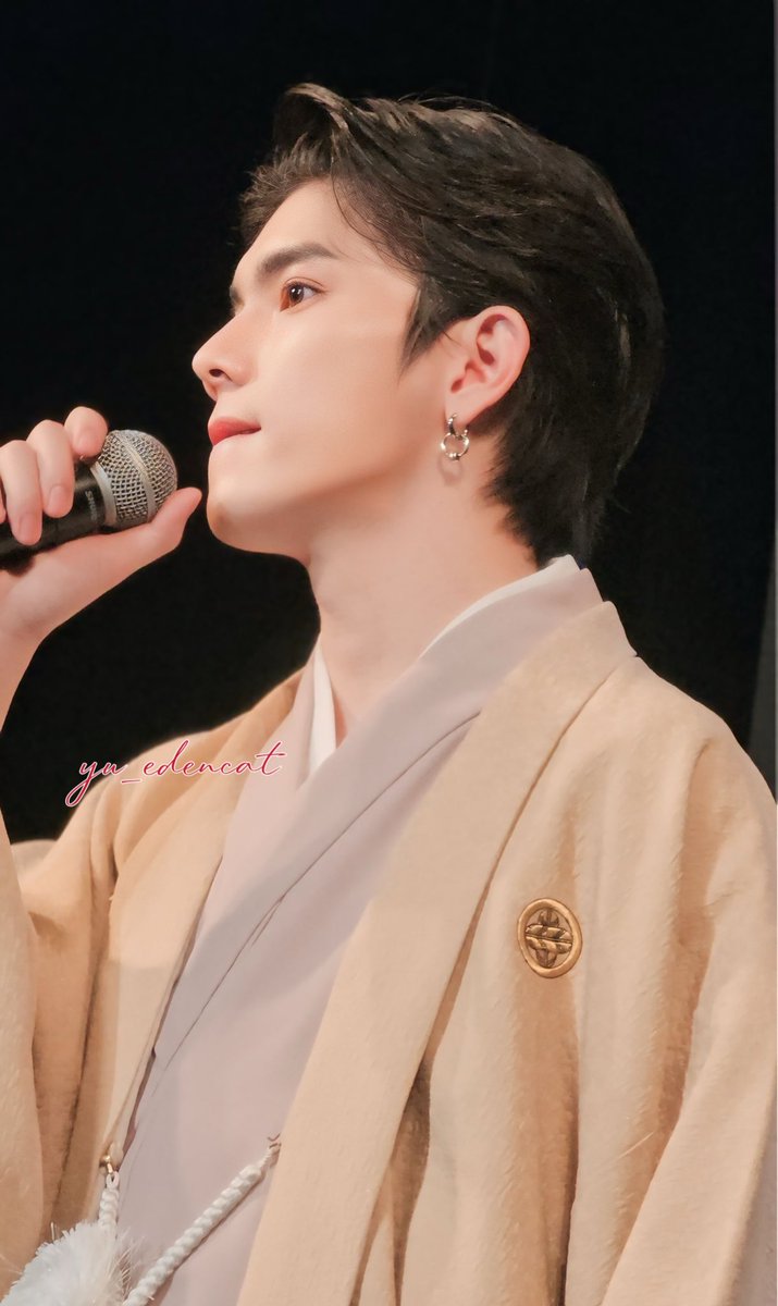 嘿嘿，翻到這張照片，咬嘴唇🫦也很好看！經得起放大細看的美顏。

@yu_staff_ @y01_u03 @we.best.love #楊宇騰yu #楊宇騰 #楊宇騰30歲生日快樂 @杨宇腾YU #杨宇腾##向全世界安利杨宇腾yu##永远的第一名##杨宇腾yu30岁生日快乐#  <a href="/YU_Staff_/">YU STAFF</a>