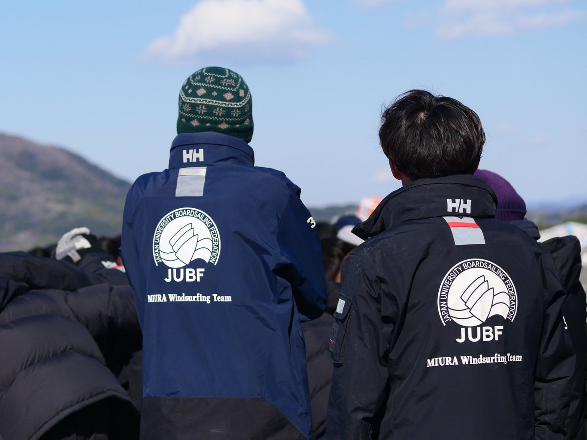 kuhs98's tweet photo. 新入生の皆さん、改めましてご入学おめでとうございます！🎊
オリエンテーション初日お疲れ様でした！
明日(4/3)16時頃から正門前で新歓チラシ配りを行います！💫

質問も引き続き大募集中なので気軽に送ってね！🌸

https://t.co/esQbDqPq5Q

 #春から神奈川県立保健福祉大学 #ウィンドサーフィン https://t.co/9OVh2YwSVs