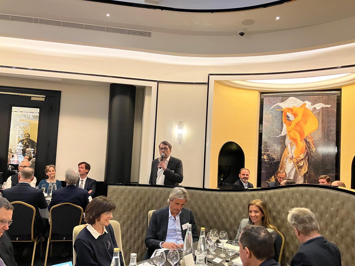 CercleVendeen85's tweet photo. ✨ Soirée mémorable avec @PPouyanne, PDG de @TotalEnergies.

✨Les membres du Cercle Vendéen ont pu échanger lundi sur la transition énergétique, la souveraineté et la géopolitique. Une vision inspirante pour demain ! 🌍💡 #TransitionÉnergétique #Innovation

@JPLUBOT @a_leboeuf https://t.co/hkIZFtyLI4