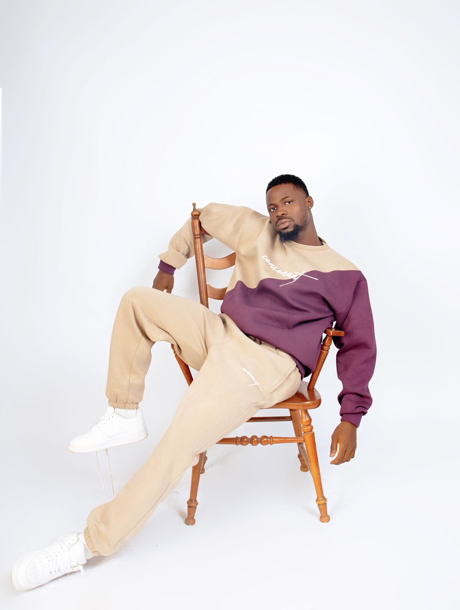 fregeneng's tweet photo. A game of tones.🪐
We provide the pieces, you define the style rules 🔥

#outfitforbusypro’s https://t.co/wdhWCOM1yg