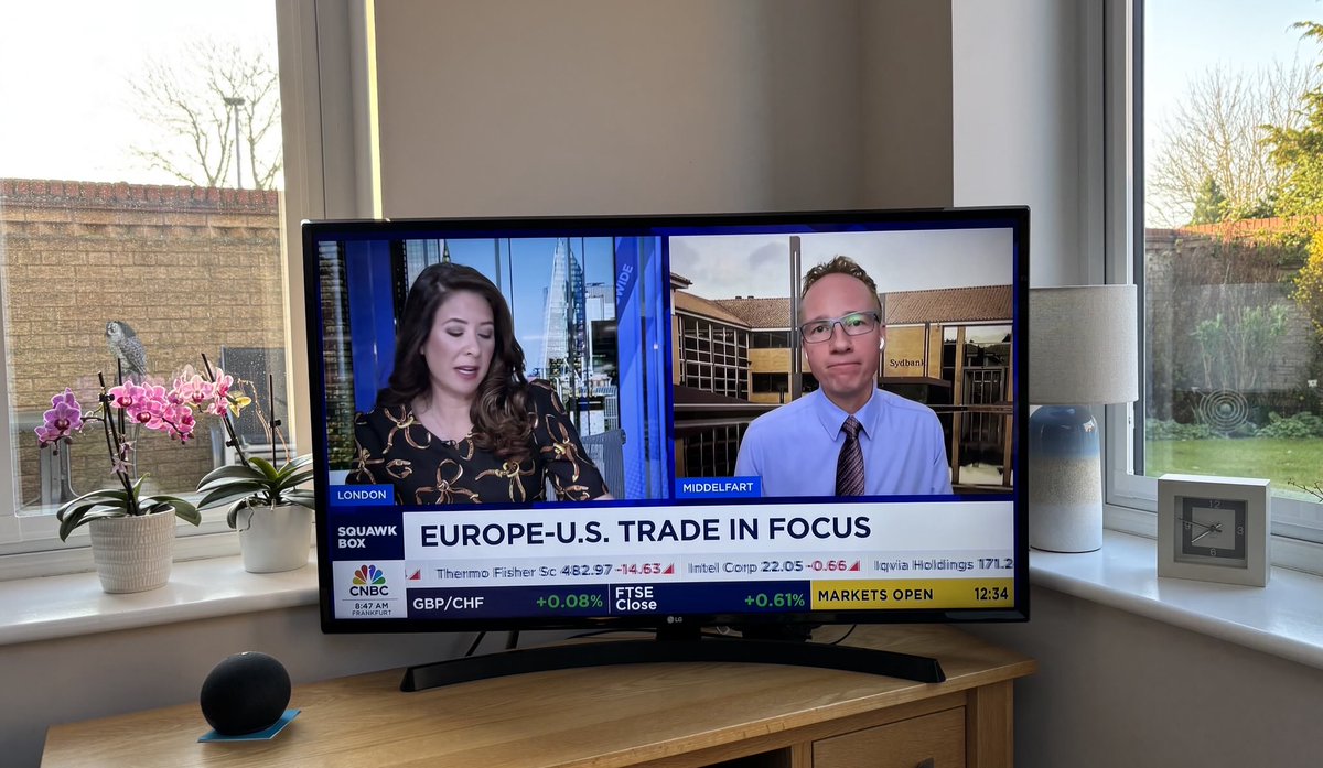 SL006's tweet image. My school boy sense of humour found this interview amusing when you check out the locations ⁦@cnbcKaren⁩ Good work by Karen though