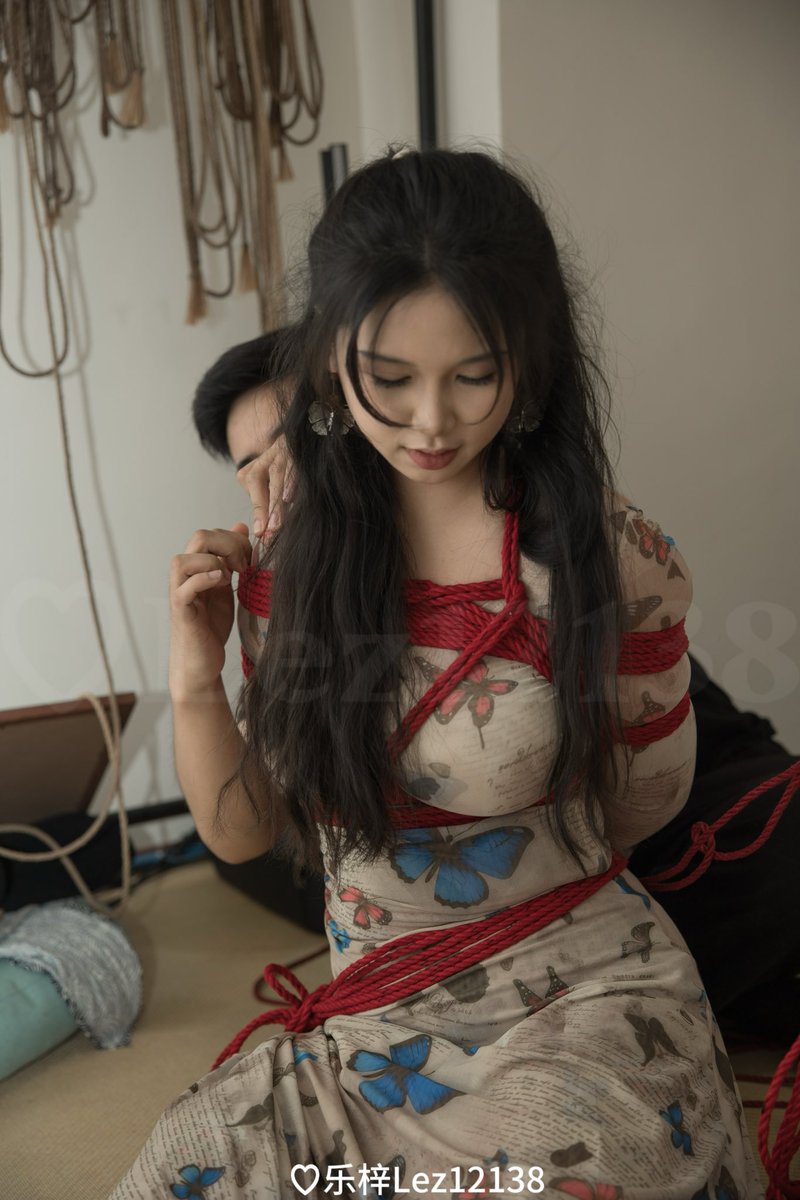 Lez12138's tweet image. 要知道,上帝创造此君
是为了给你的心
做伴于短短的一瞬。
—————————
绳:不易@SakyaShibari
人:我@Lez12138
摄:晴空@Qk1749767321
场地:天地栋宇@wushixjx