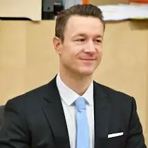 JungereCato's tweet photo. Das Budgetloch von 12Mrd.€ lässt sich gut lokalisieren ! 5Mrd. für sinnlose Massentests! (#Lifebrain)! Viele Milliarden für sterbende Betriebe (#Covag) und multiple #Lockdowns wie sonst nirgends!"  #Blümel als Finanzminister,"koste
es was es wolle.."! https://t.co/Pr41AVvryV