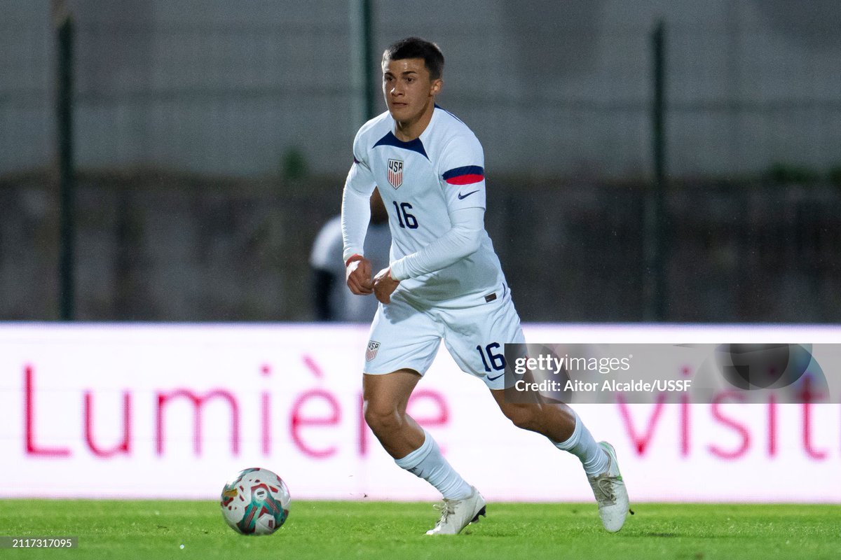 OghieGigs's tweet photo. Yang menarik, 3 pemain ini bisa berposisi di lini tengah dan sama2 kelahiran 2005

Ethan Kohler 🇺🇸🇩🇪🇮🇩 (DM, CB) - Wender Bremen II
Reno Munz 🇩🇪🇮🇩 (CB, LB, DM) - Furth
Laurin Ulrich 🇩🇪🇮🇩 (AM, MC, LW) - Stuttgart II https://t.co/Dssygn3rJO