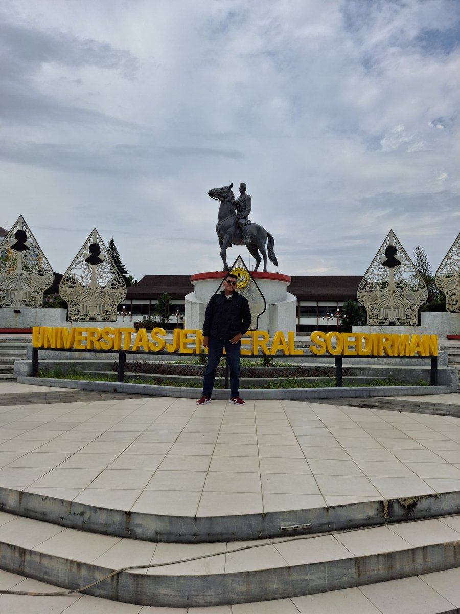 vandy_46's tweet image. Tilik kampuse Mbah Dirman sit, mumpung lagi balik kampung. Nostalgia jaman kuliah. #unsoed