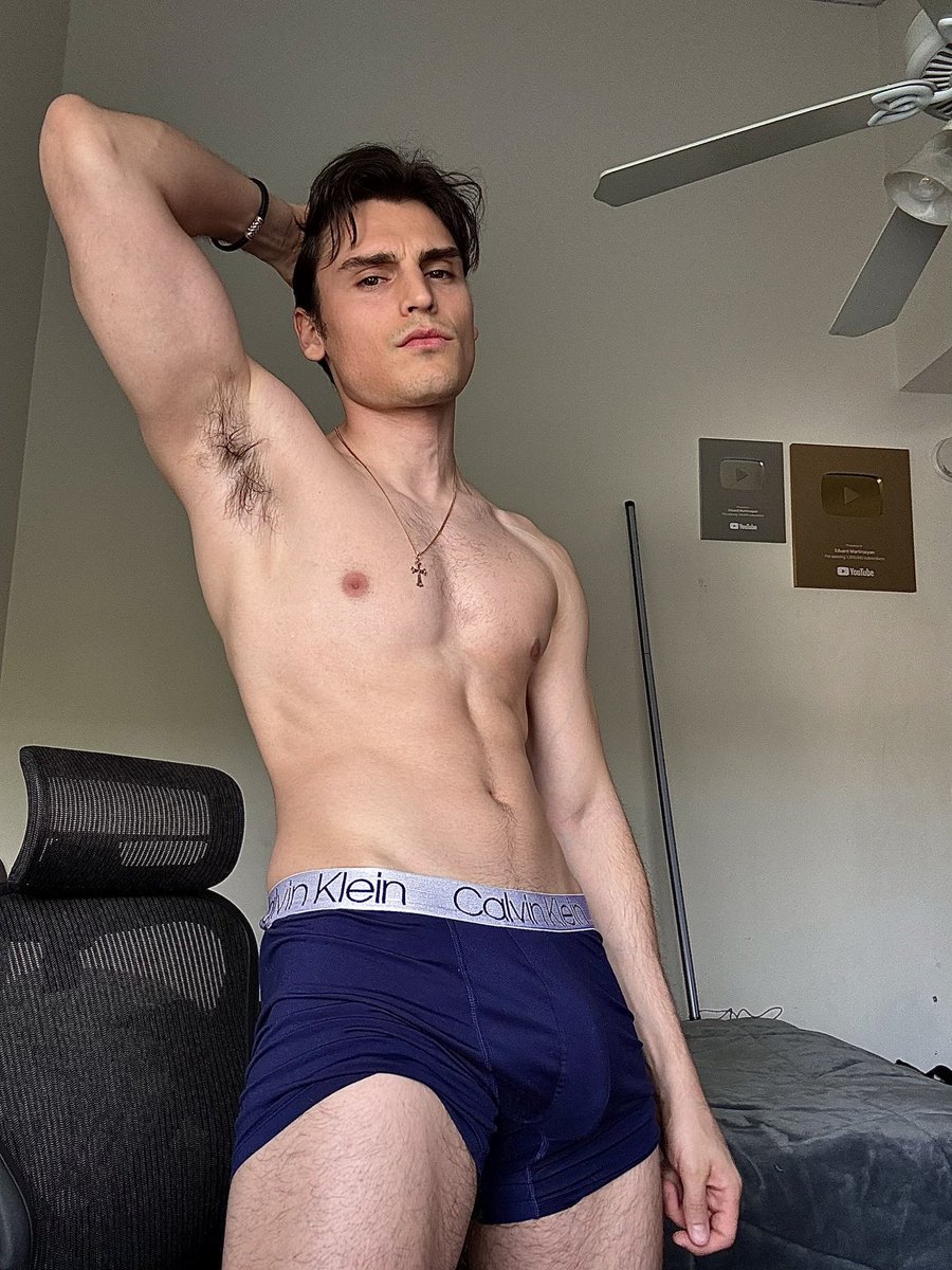 RT for a NUDY in your DM’s 💦