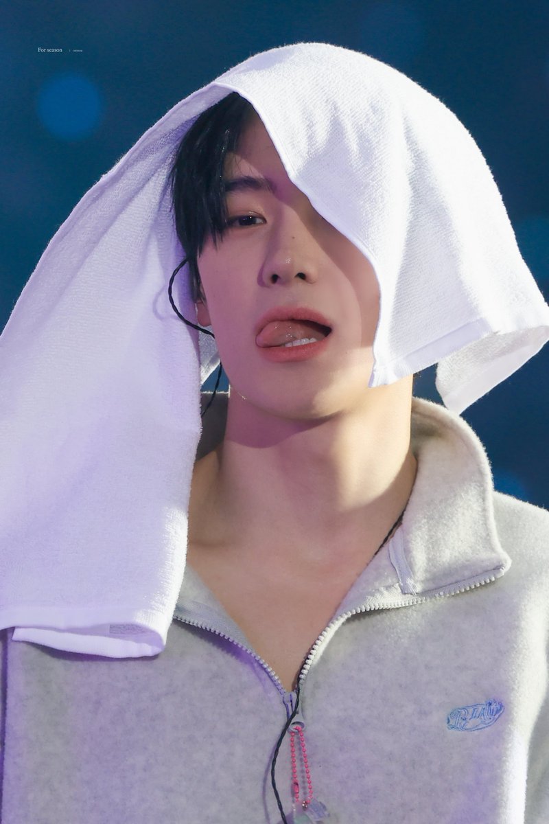 𝑭𝒐𝒓 𝒔𝒆𝒂𝒔𝒐𝒏 tweet media