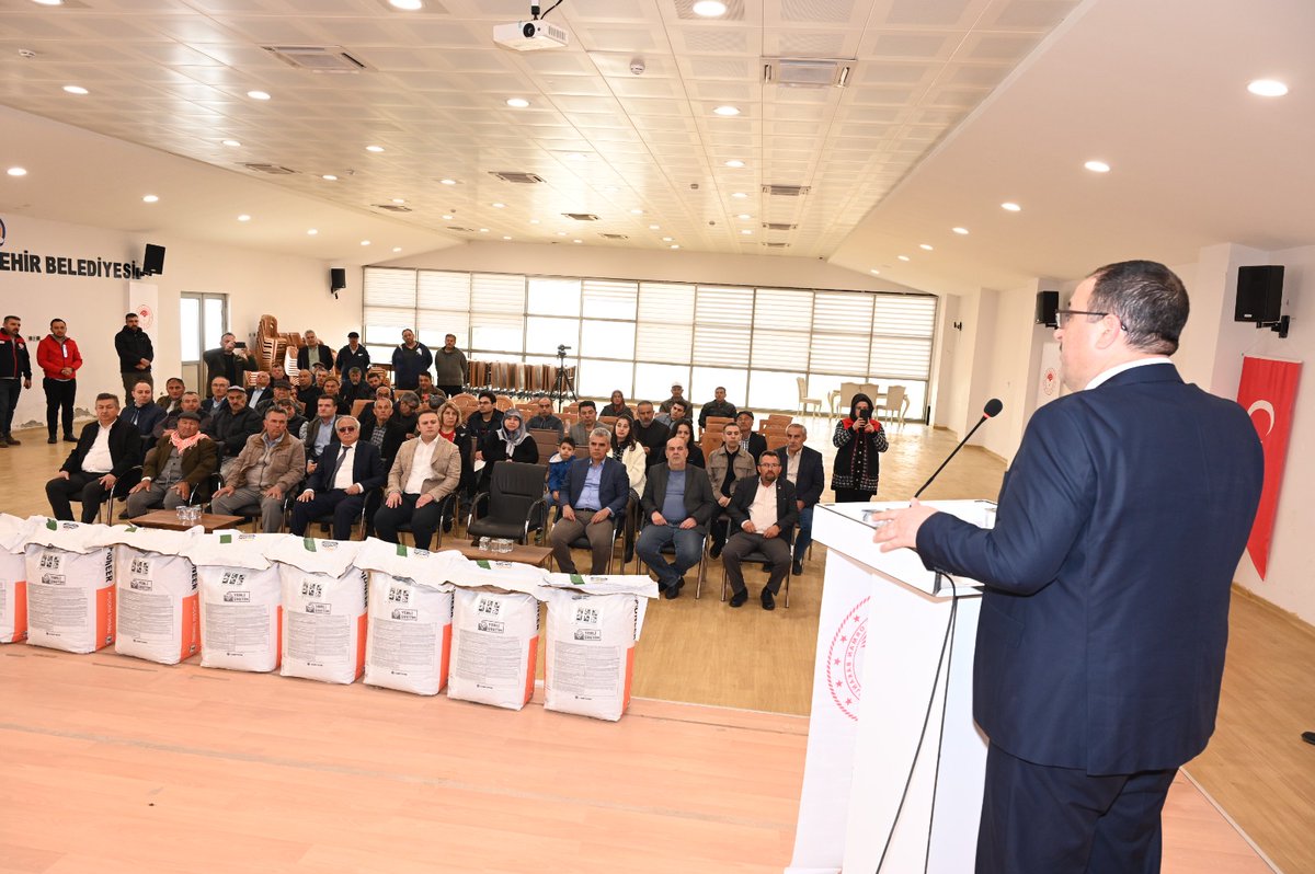 📢 Denizli’de Üreticilere TAKE Projesi Kapsamında 64 Ton Tohum Temini Yapıldı! 🌱🚜

Tarım ve Orman Bakanlığı Bitkisel Üretim Genel Müdürlüğü tarafından yürütülen Tarım Arazilerinin Kullanımının Etkinleştirilmesi (TAKE) Projesi ile boş ve nadasa bırakılan araziler yeniden üretime